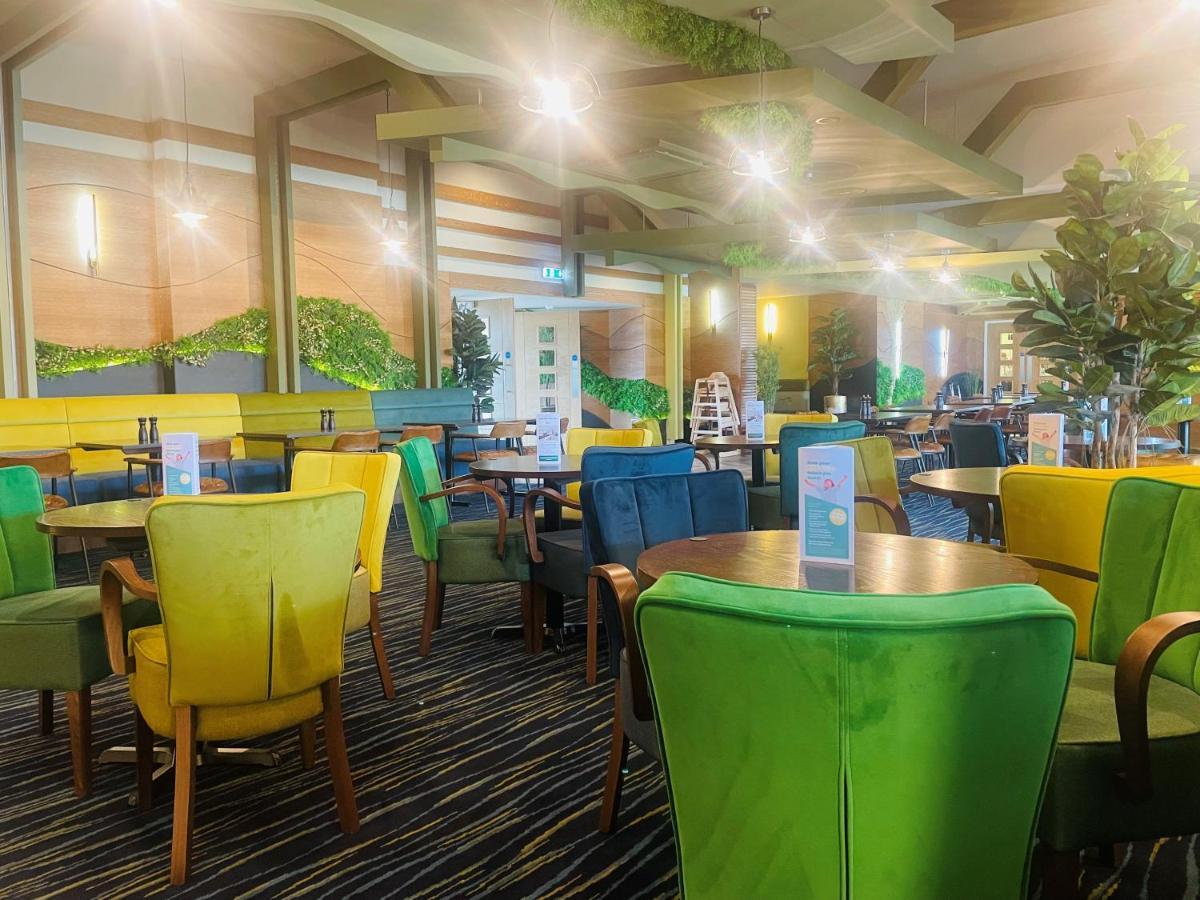 Boston West Hotel Екстериор снимка