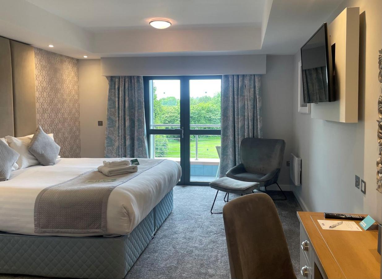 Boston West Hotel Екстериор снимка