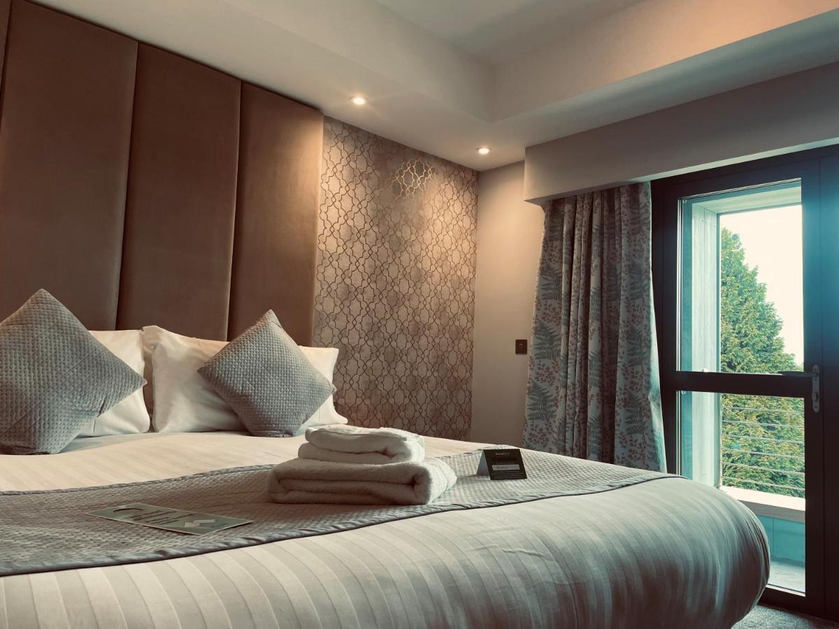 Boston West Hotel Екстериор снимка