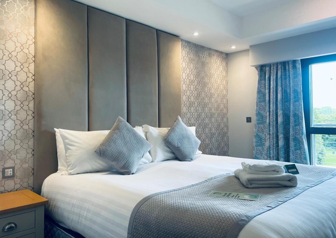 Boston West Hotel Екстериор снимка