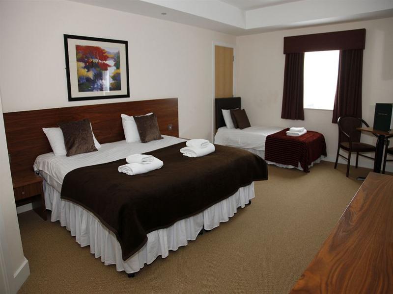 Boston West Hotel Екстериор снимка