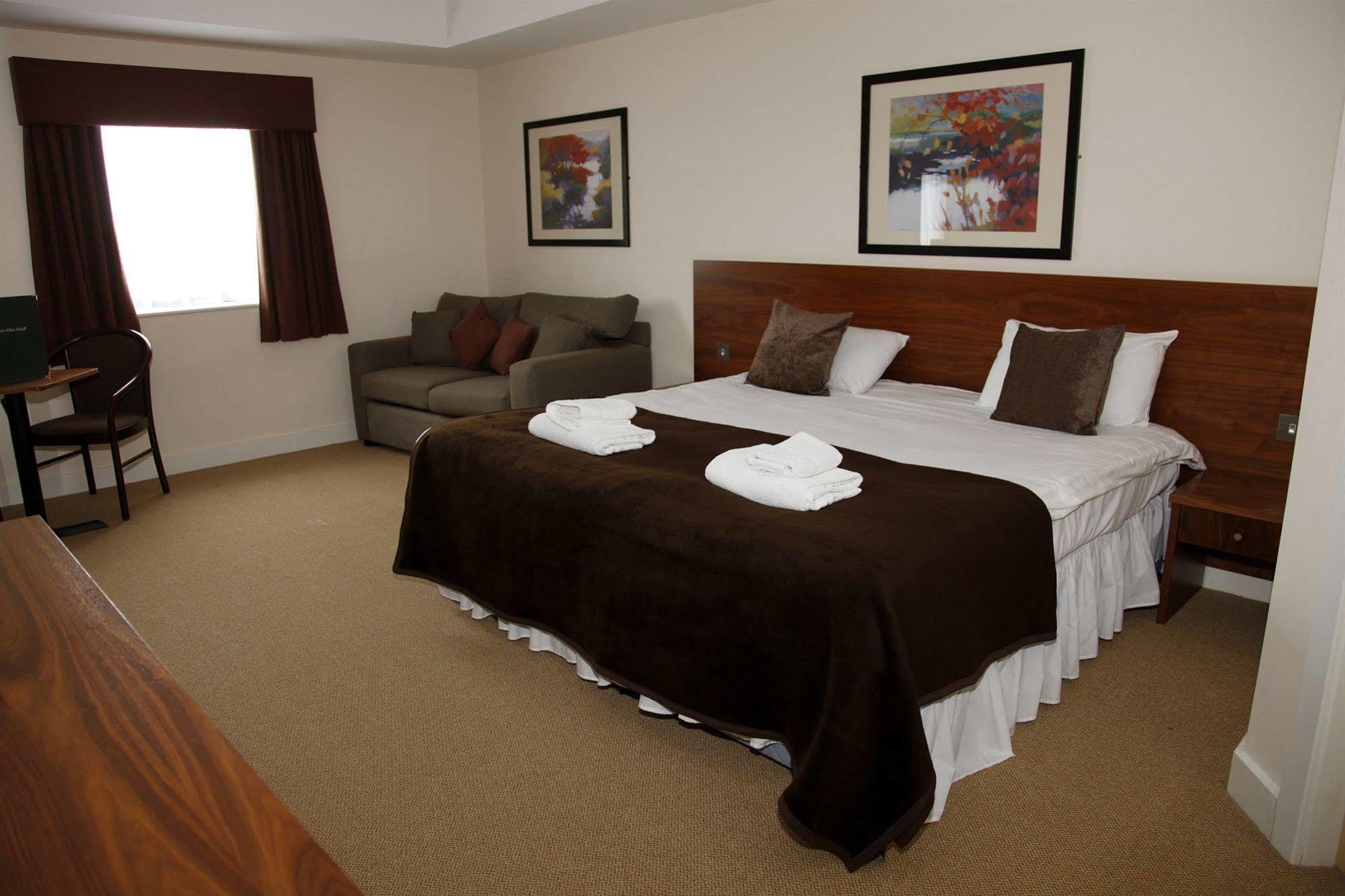 Boston West Hotel Екстериор снимка