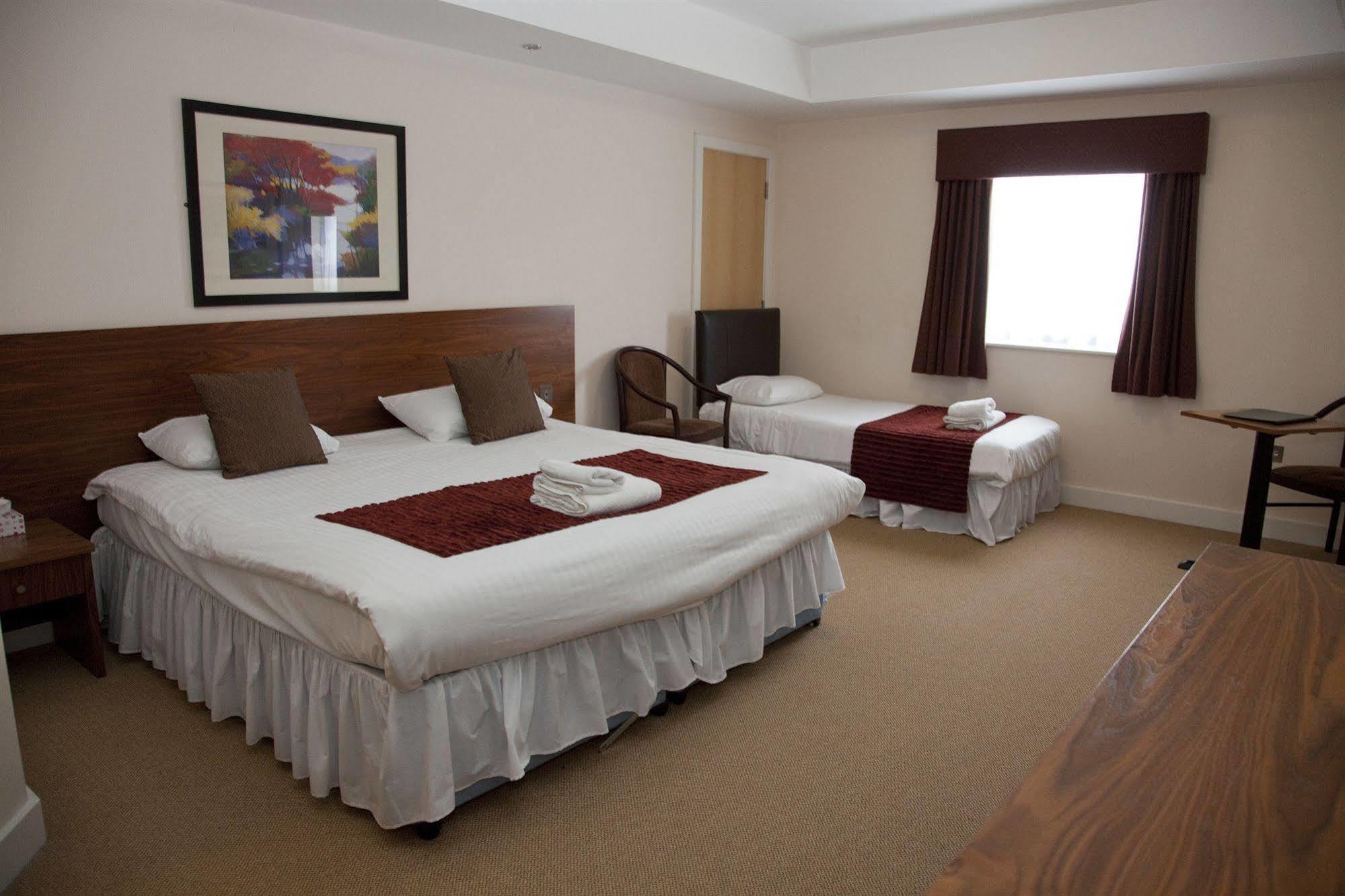 Boston West Hotel Екстериор снимка